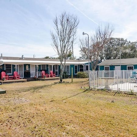 The Pelican Hidden Treasure Inn Room 2 By Bryant Real Estate Kure Beach Extérieur photo