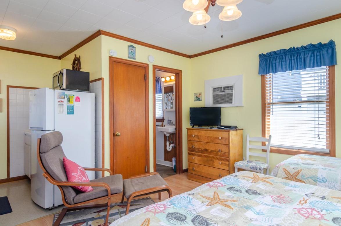 The Pelican Hidden Treasure Inn Room 2 By Bryant Real Estate Kure Beach Extérieur photo
