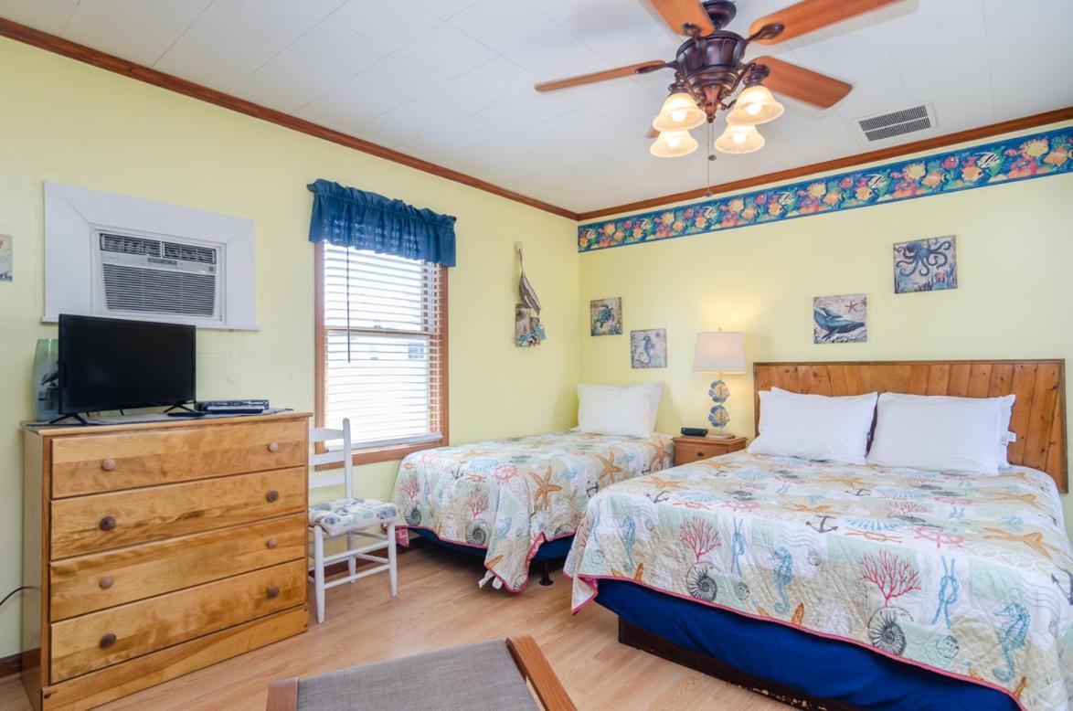 The Pelican Hidden Treasure Inn Room 2 By Bryant Real Estate Kure Beach Extérieur photo